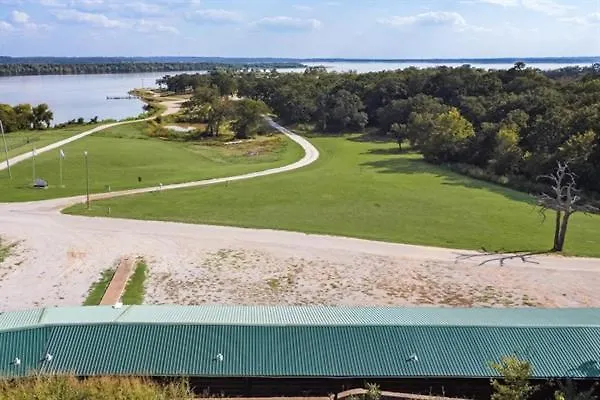 Spacious Wooden Suite #4 By The Lake At Texoma Shores Resort